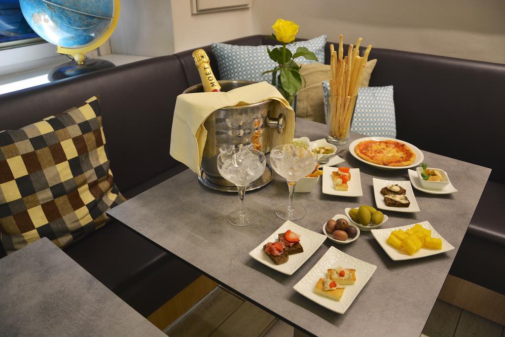 Maison B Bed & Breakfast Turin Ngoại thất bức ảnh